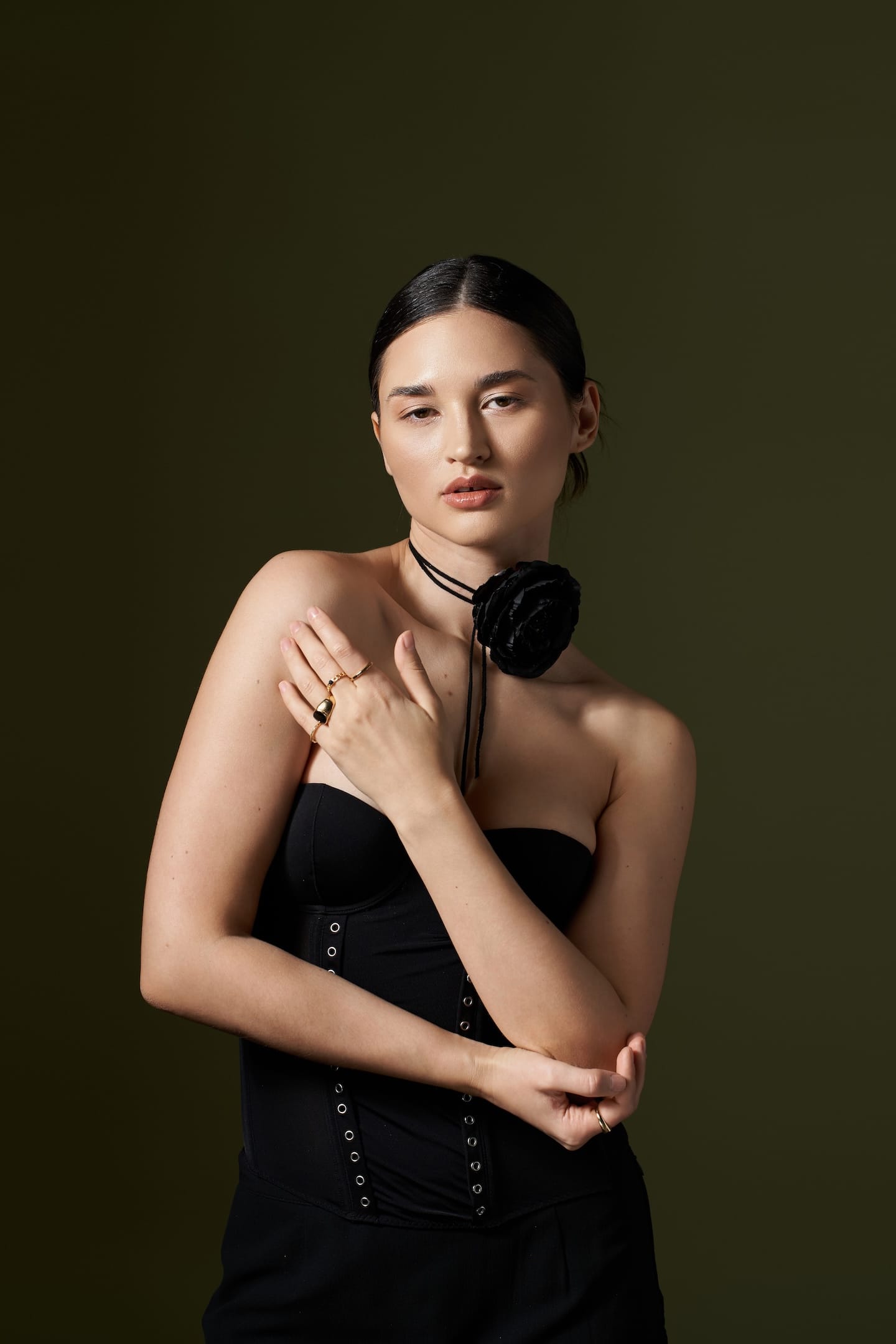 brunette-beauty-with-flower-choker-2024-11-16-08-08-15-utc
